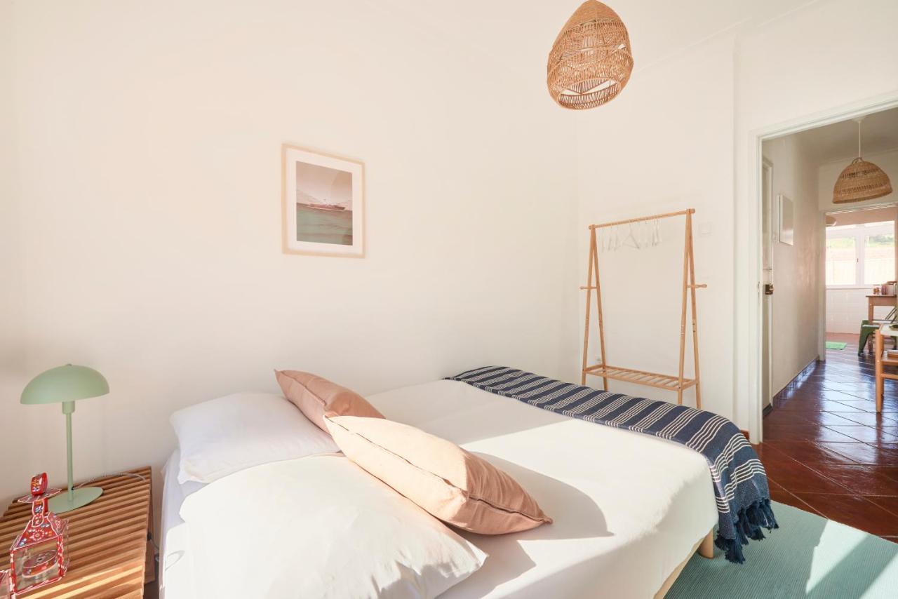 Central & Sunny 2Br Apt Near Beach, By Timecooler سيتوبال المظهر الخارجي الصورة