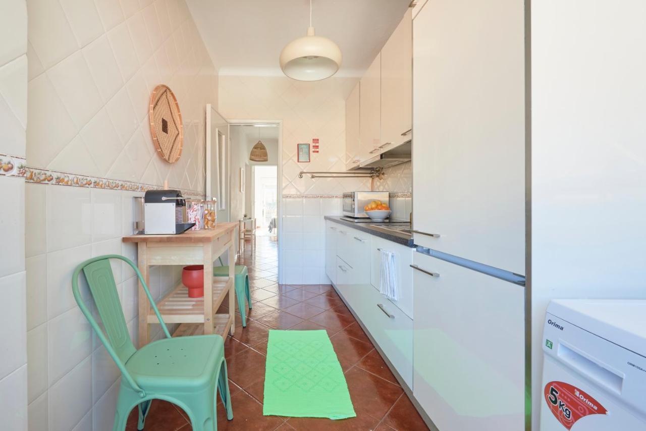 Central & Sunny 2Br Apt Near Beach, By Timecooler سيتوبال المظهر الخارجي الصورة