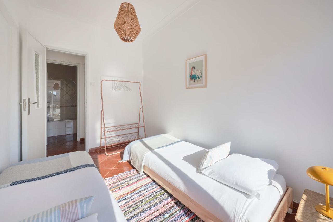 Central & Sunny 2Br Apt Near Beach, By Timecooler سيتوبال المظهر الخارجي الصورة