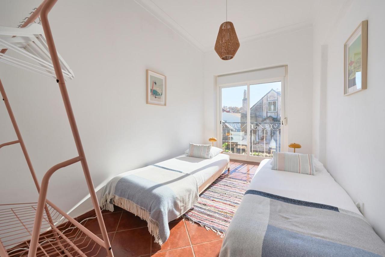 Central & Sunny 2Br Apt Near Beach, By Timecooler سيتوبال المظهر الخارجي الصورة