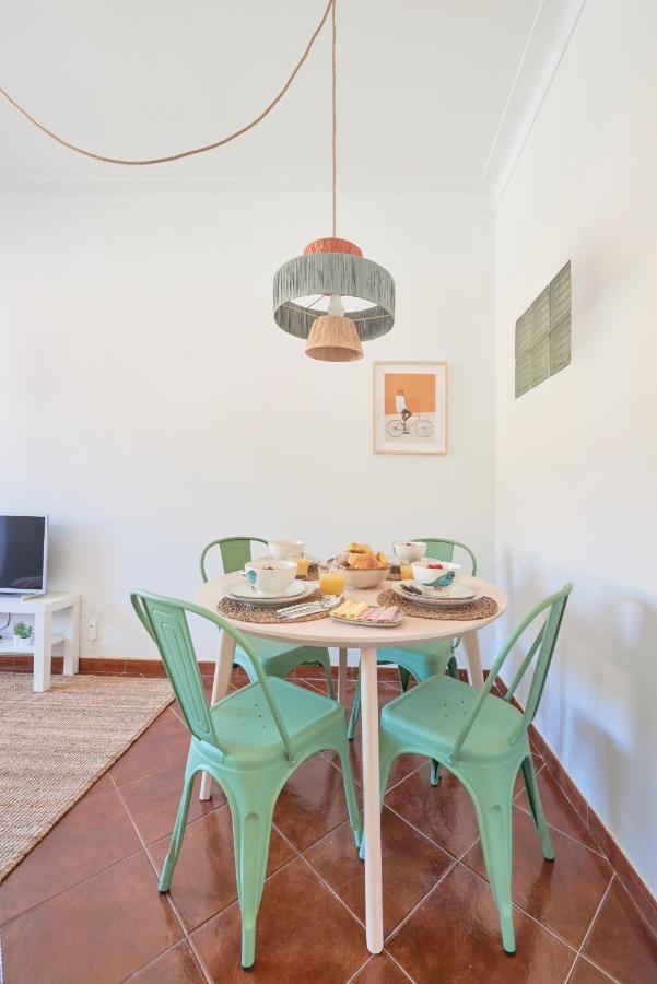 Central & Sunny 2Br Apt Near Beach, By Timecooler سيتوبال المظهر الخارجي الصورة