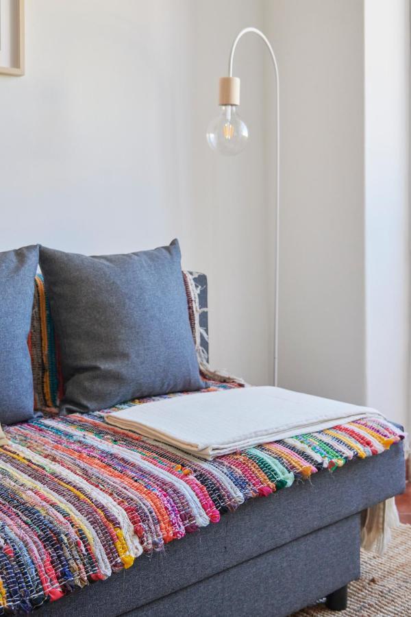 Central & Sunny 2Br Apt Near Beach, By Timecooler سيتوبال المظهر الخارجي الصورة