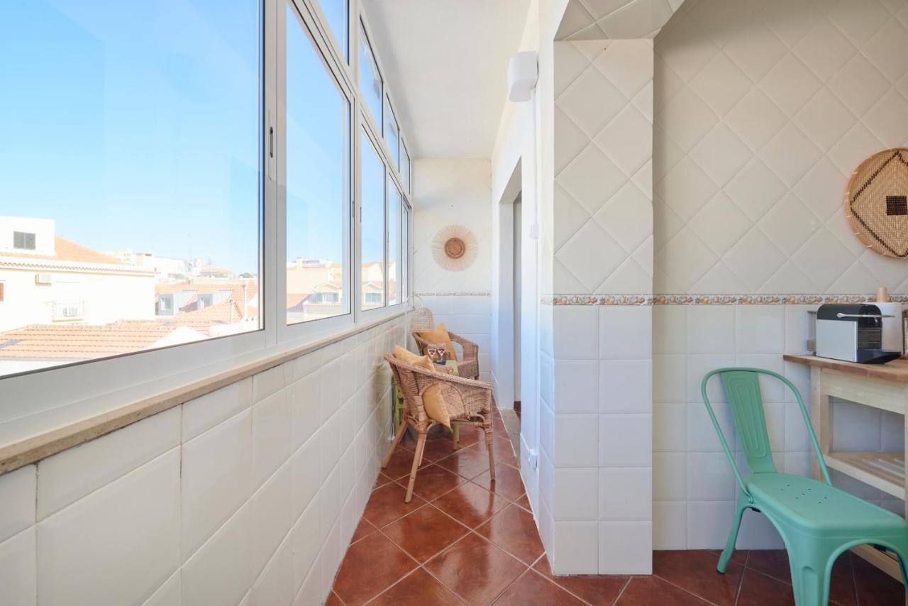 Central & Sunny 2Br Apt Near Beach, By Timecooler سيتوبال المظهر الخارجي الصورة